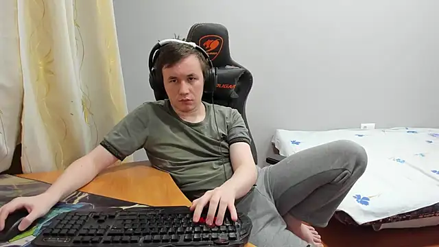 iliaskrislove online show from January 9, 12:02 am