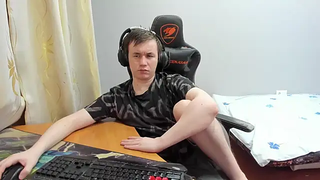 iliaskrislove online show from January 15, 7:28 pm