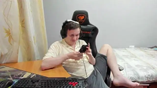 iliaskrislove online show from February 9, 2:54 pm