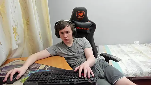 iliaskrislove online show from February 15, 11:34 pm