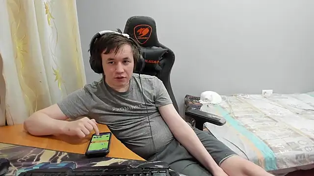 iliaskrislove online show from February 28, 10:11 pm