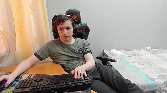 iliaskrislove online show from March 8, 2:04 am