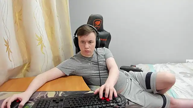 iliaskrislove online show from April 23, 1:18 am