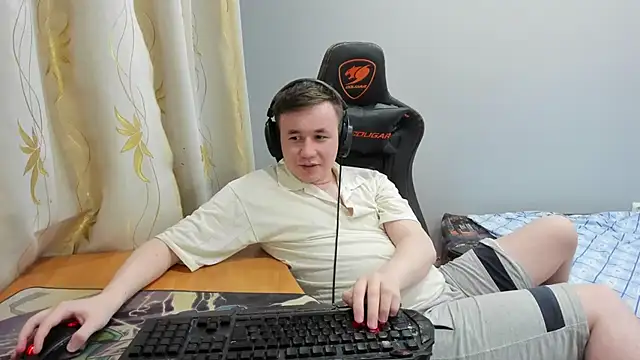 iliaskrislove online show from May 7, 5:29 pm