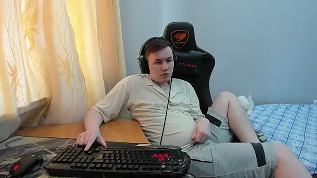 iliaskrislove online show from May 8, 9:47 am