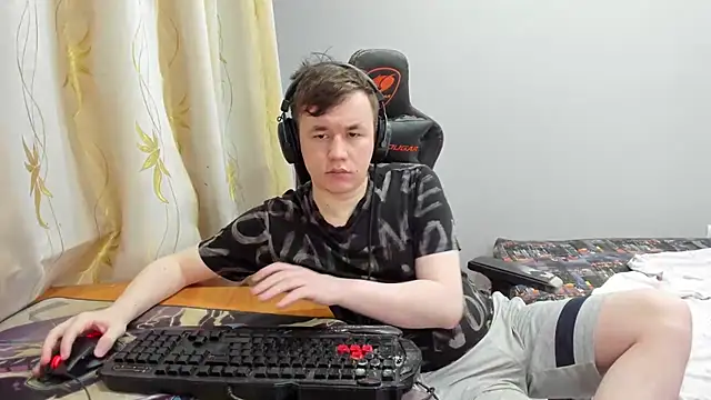 iliaskrislove online show from May 13, 6:27 pm