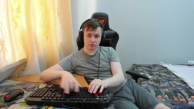 iliaskrislove online show from May 15, 10:50 pm