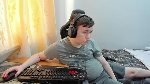 iliaskrislove online show from May 16, 12:29 am