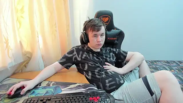iliaskrislove online show from May 18, 1:24 am
