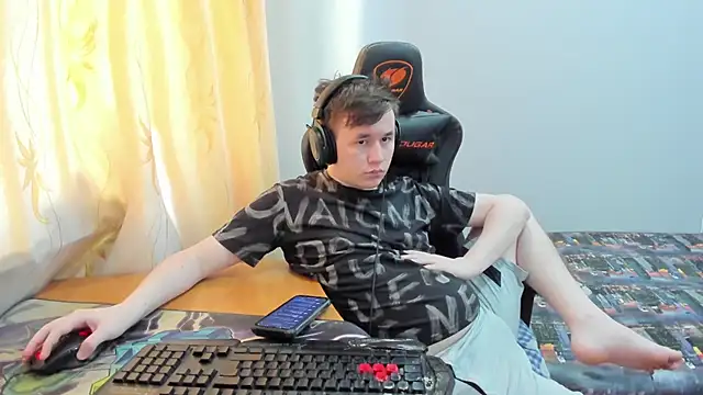 iliaskrislove online show from May 18, 4:07 am