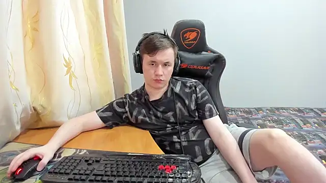 iliaskrislove online show from May 19, 4:35 pm