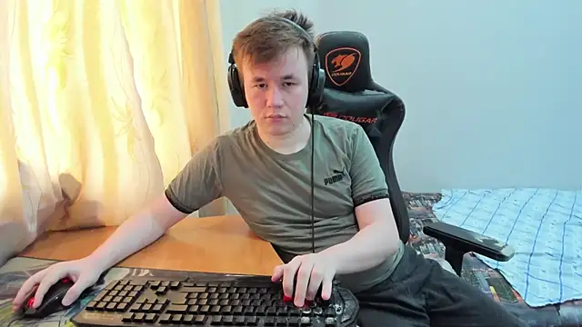 iliaskrislove online show from May 20, 8:09 am