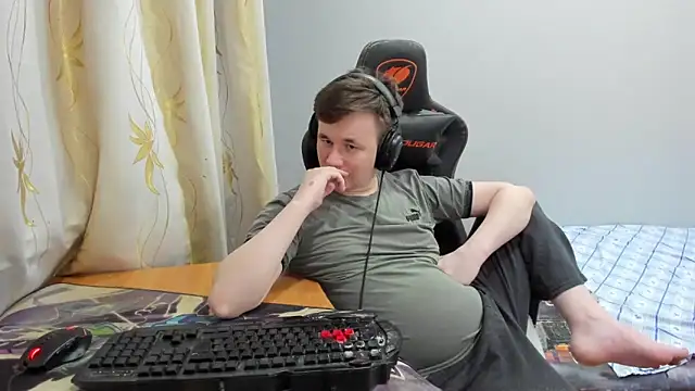 iliaskrislove online show from May 20, 8:15 pm