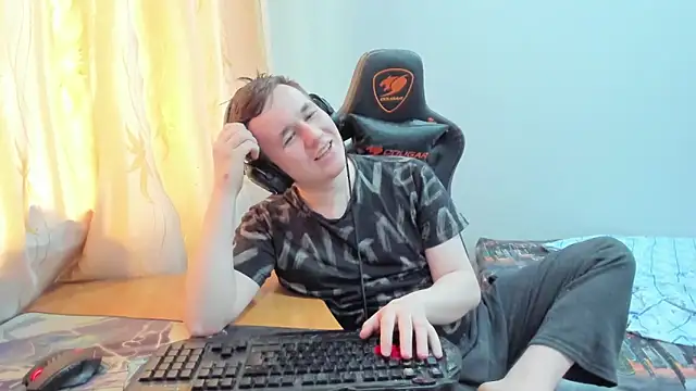 iliaskrislove online show from May 27, 1:57 am