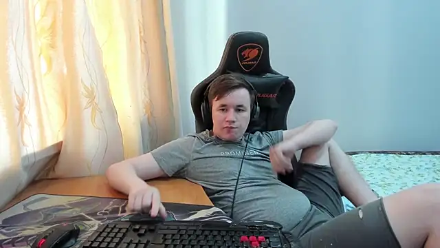 iliaskrislove online show from June 1, 2:57 am