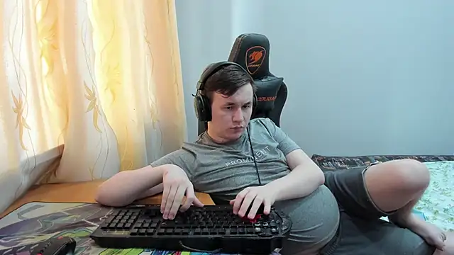 iliaskrislove online show from June 1, 3:03 pm