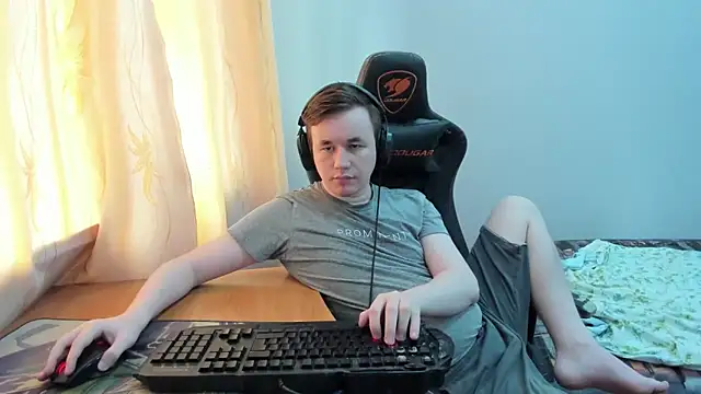 iliaskrislove online show from June 2, 6:37 am