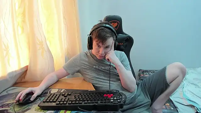 iliaskrislove online show from June 5, 12:33 pm
