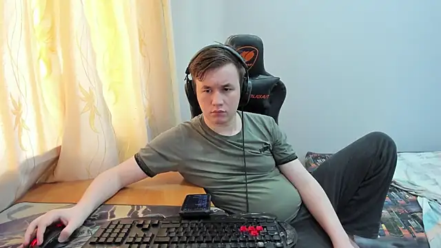 iliaskrislove online show from June 10, 6:45 am