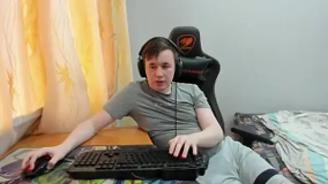 iliaskrislove online show from June 15, 2:36 am