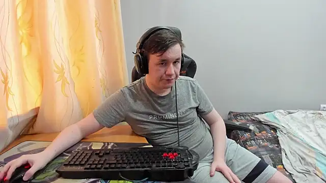 iliaskrislove online show from June 15, 2:41 pm