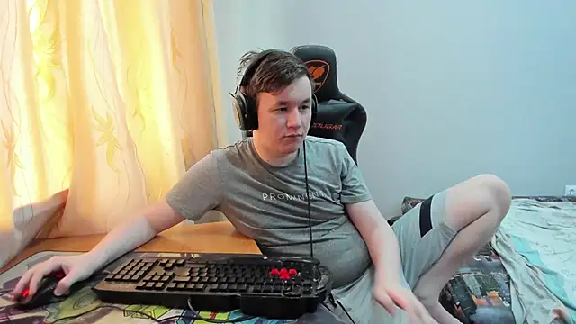 iliaskrislove online show from June 16, 2:58 am