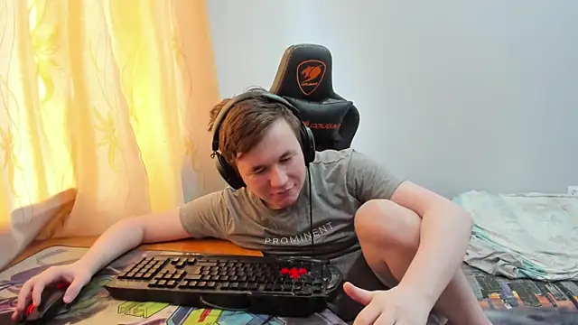 iliaskrislove online show from June 17, 9:23 am