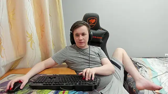 iliaskrislove online show from June 19, 11:19 pm