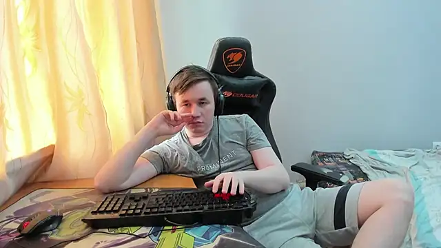 iliaskrislove online show from June 24, 6:12 am