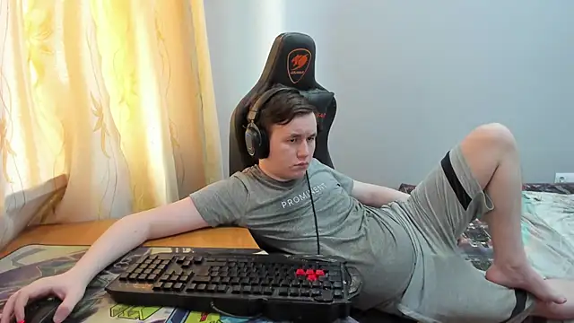 iliaskrislove online show from June 25, 5:12 am