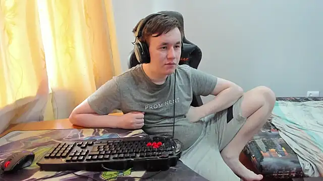 iliaskrislove online show from June 28, 12:33 pm