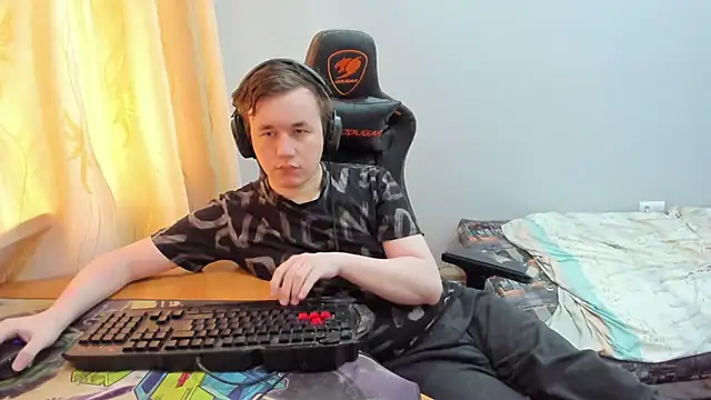 iliaskrislove online show from July 1, 5:31 am