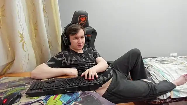 iliaskrislove online show from July 2, 6:03 pm