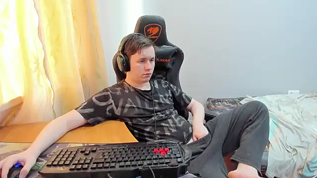 iliaskrislove online show from July 6, 4:31 am