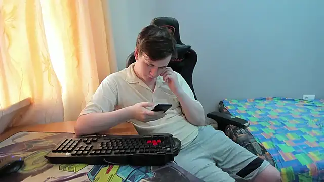iliaskrislove online show from July 13, 8:06 am