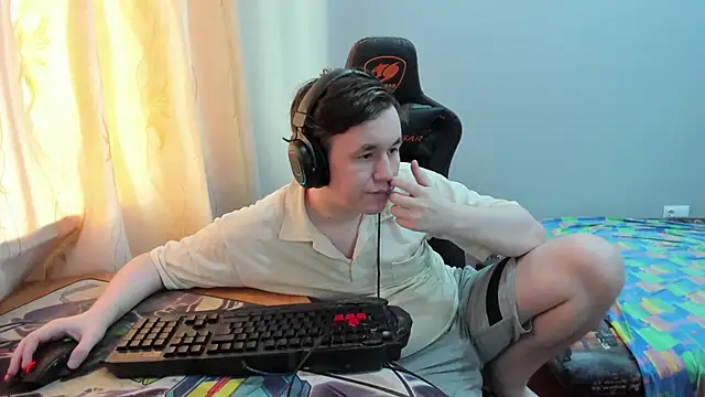 iliaskrislove online show from July 14, 2:05 am