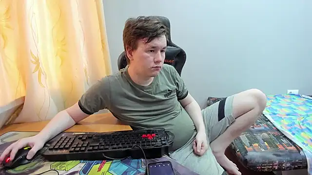 iliaskrislove online show from July 19, 2:37 am