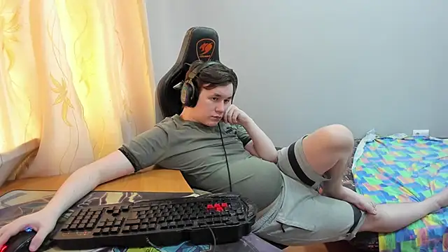iliaskrislove online show from July 19, 2:43 pm