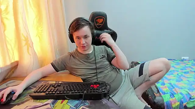 iliaskrislove online show from July 23, 1:08 am