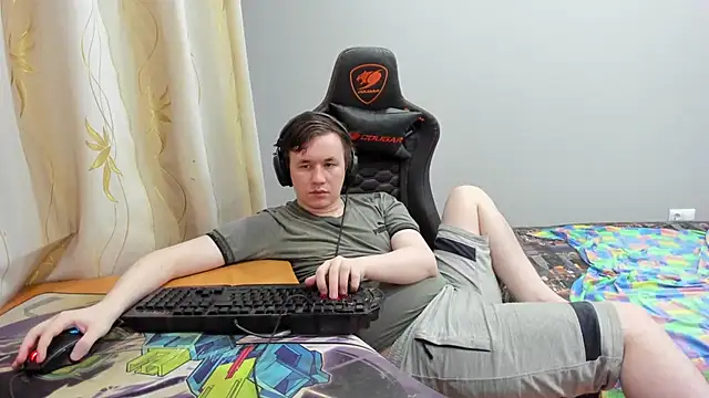iliaskrislove online show from July 24, 6:39 pm