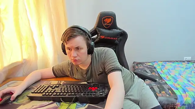 iliaskrislove online show from July 25, 6:44 am