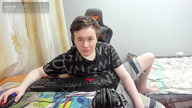 iliaskrislove online show from July 28, 8:23 pm