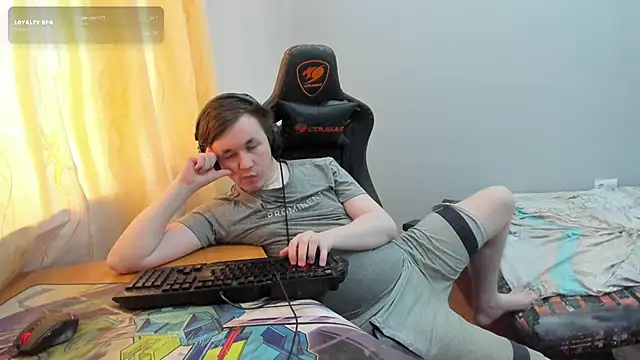 iliaskrislove online show from July 30, 1:43 pm