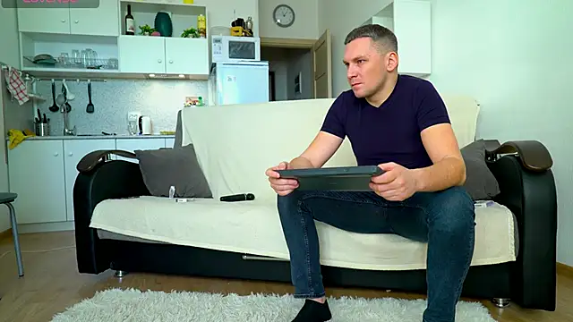 littlesweettifany online show from December 4, 10:02 am