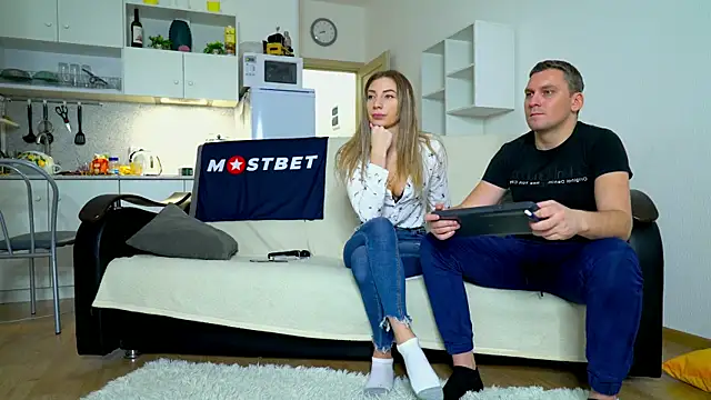 littlesweettifany online show from December 22, 12:27 pm