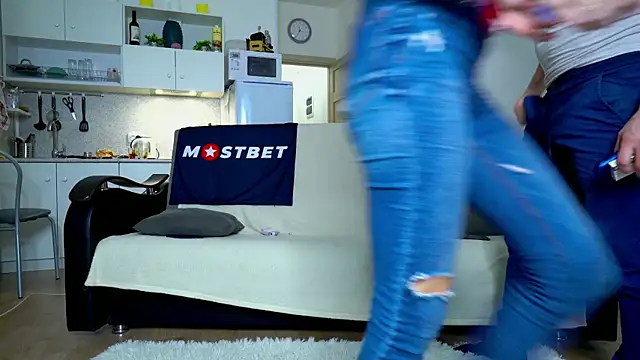 littlesweettifany online show from December 26, 9:33 am