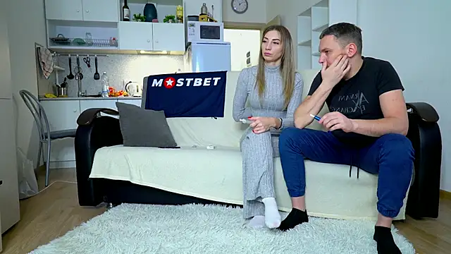 littlesweettifany online show from January 9, 9:59 am