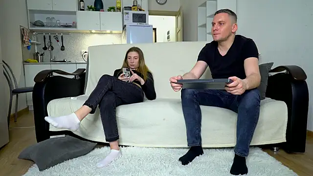 littlesweettifany online show from March 12, 11:20 am