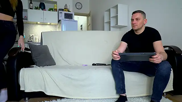 littlesweettifany online show from March 18, 12:58 pm