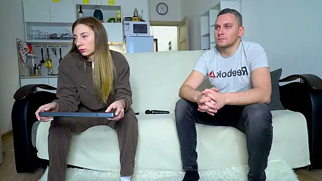 littlesweettifany online show from November 18, 11:03 am